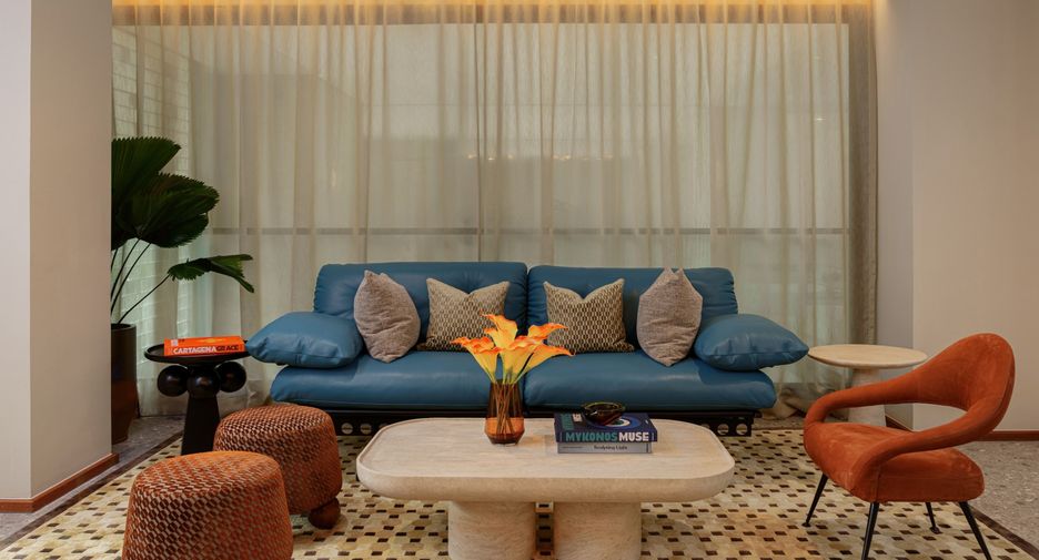 For sale 3 bedrooms condo in Khlong Toei, Bangkok