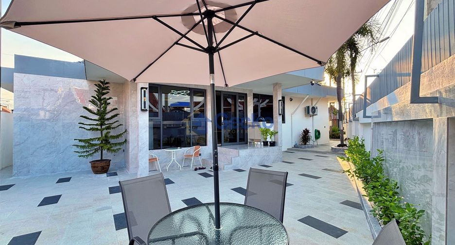 Casa en venta de 6 habitaciones en Bang Lamung, Chonburi