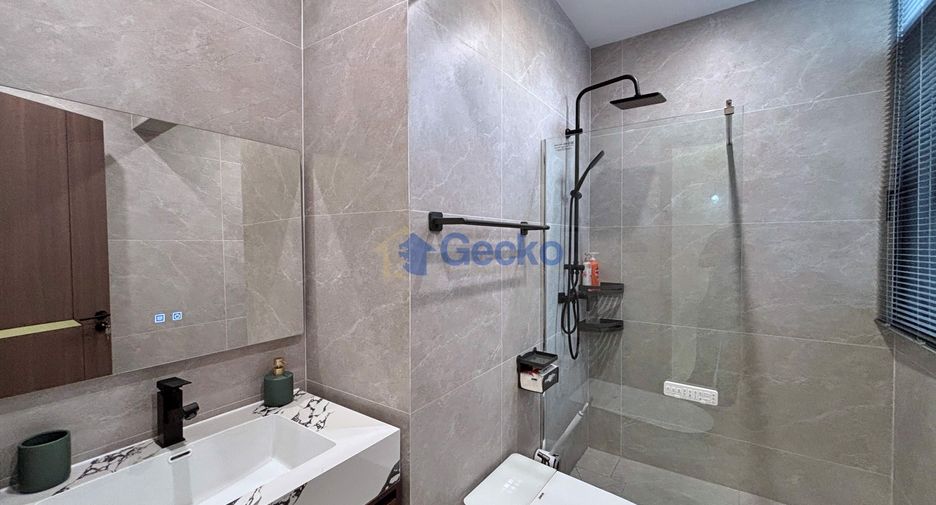 Casa en venta de 6 habitaciones en Bang Lamung, Chonburi