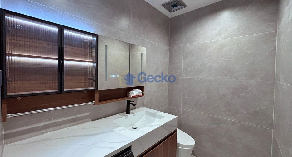 Casa en venta de 6 habitaciones en Bang Lamung, Chonburi