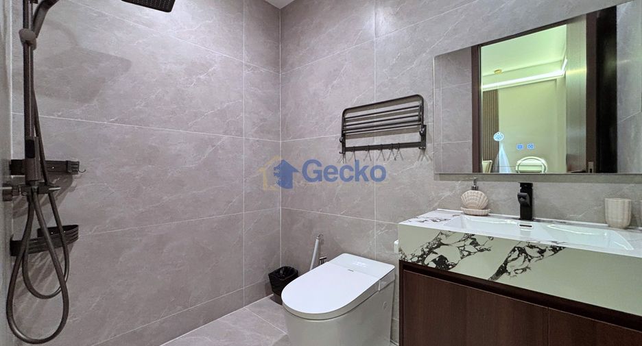 Casa en venta de 6 habitaciones en Bang Lamung, Chonburi