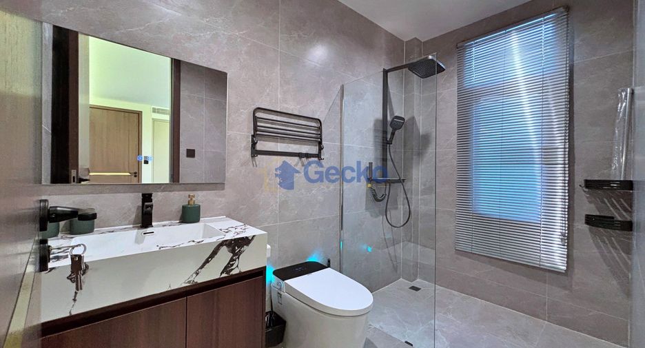Casa en venta de 6 habitaciones en Bang Lamung, Chonburi