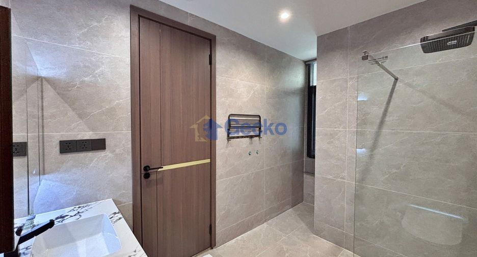 Casa en venta de 6 habitaciones en Bang Lamung, Chonburi