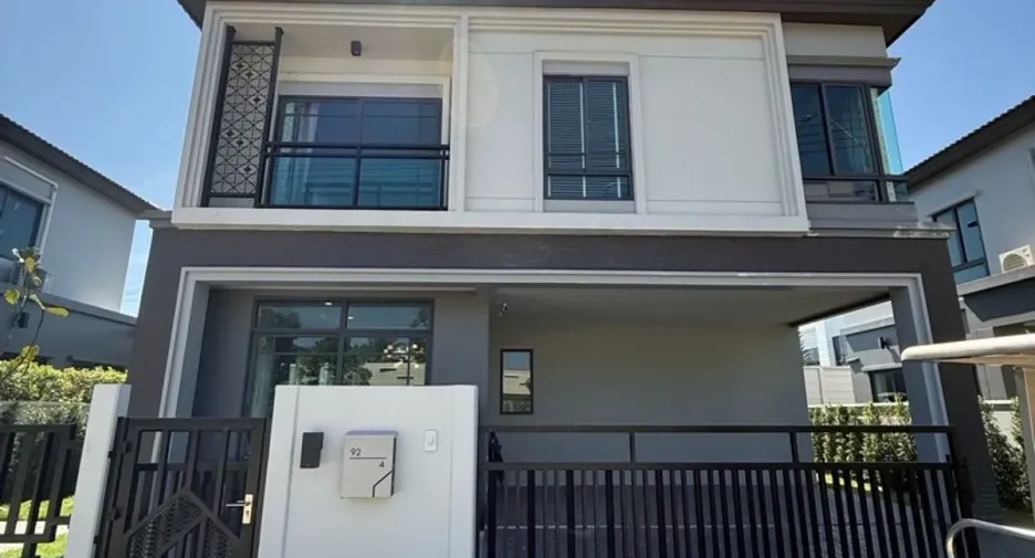 Haus zum Kauf mit 4 Zimmer in Lat Krabang, Bangkok