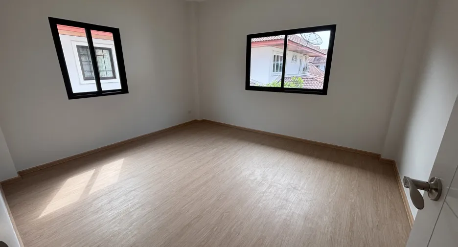 出售 4 卧室 独立屋 在 Saraphi, Chiang Mai