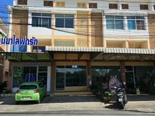For rent 2 bedrooms retail Space in Mueang Chiang Mai, Chiang Mai