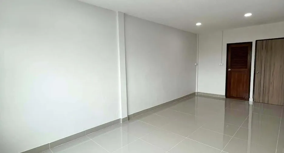 Casa en alquiler de 3 habitaciones en Bueng Kum, Bangkok