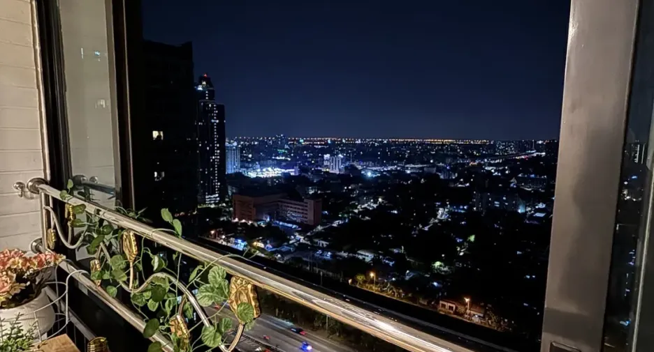 For sale and for rent 2 bedrooms condo in Thon Buri, Bangkok