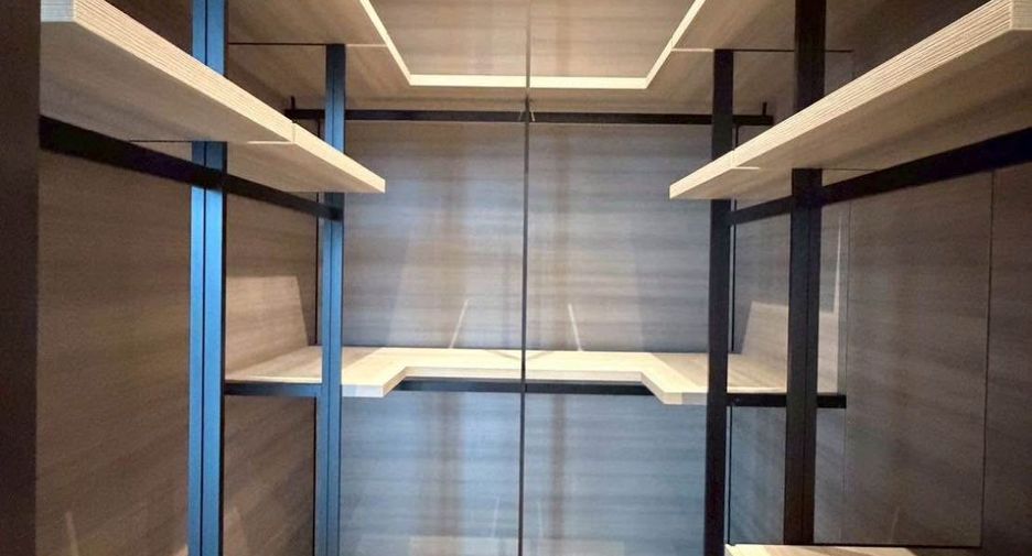 For sale 2 bedrooms condo in Pathum Wan, Bangkok