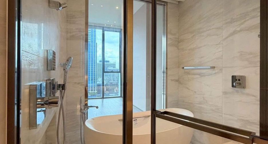 For sale 2 bedrooms condo in Pathum Wan, Bangkok