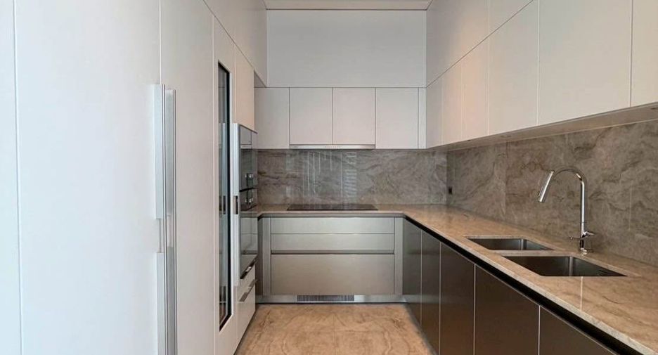 For sale 2 bedrooms condo in Pathum Wan, Bangkok
