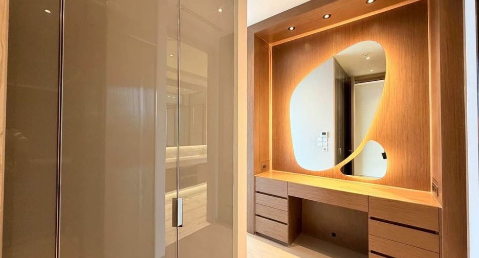 For sale 2 bedrooms condo in Pathum Wan, Bangkok