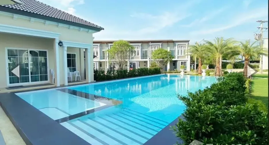 For rent 3 bedrooms townhouse in Mueang Chiang Mai, Chiang Mai