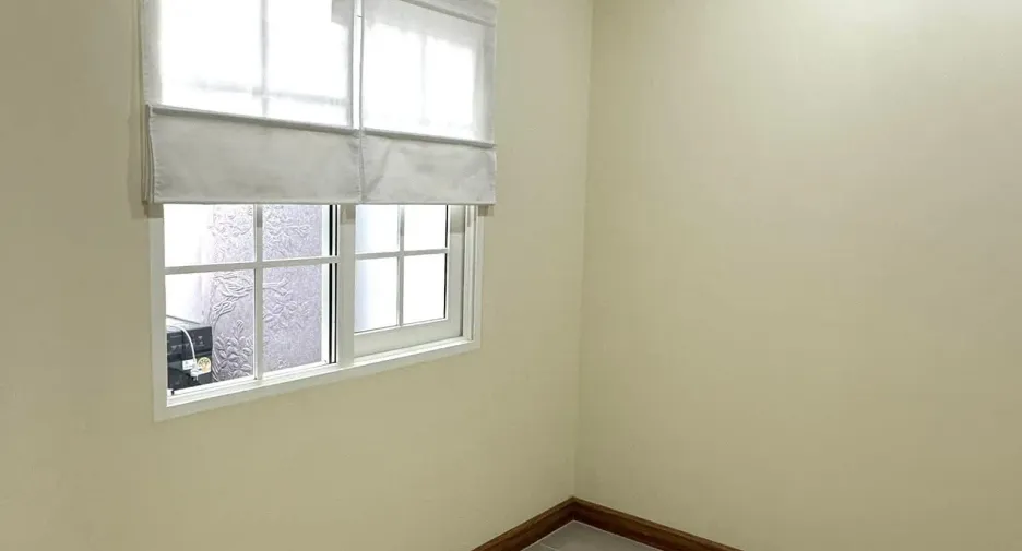 For rent 3 bedrooms townhouse in Mueang Chiang Mai, Chiang Mai
