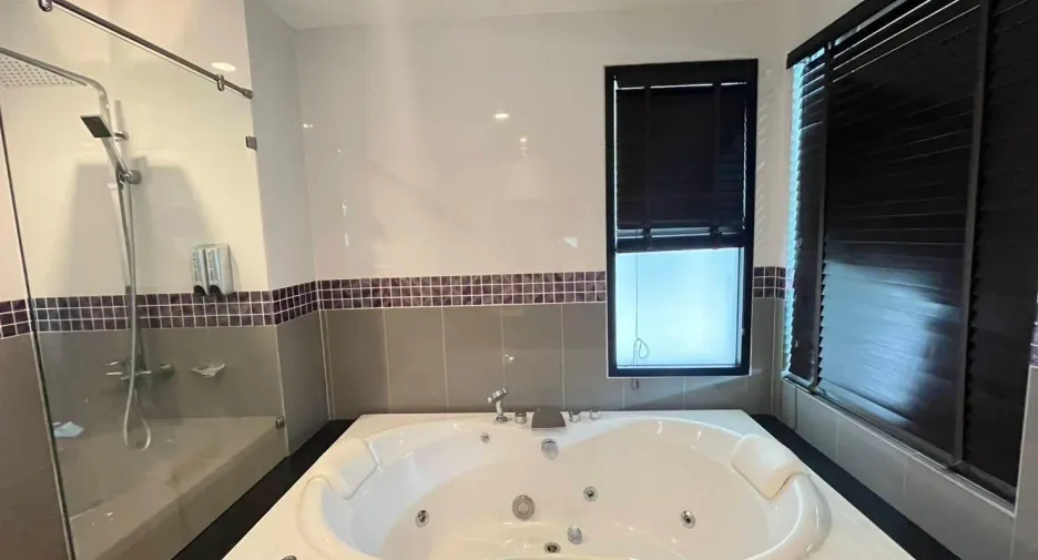 For sale 1 bed condo in Mueang Phuket, Phuket