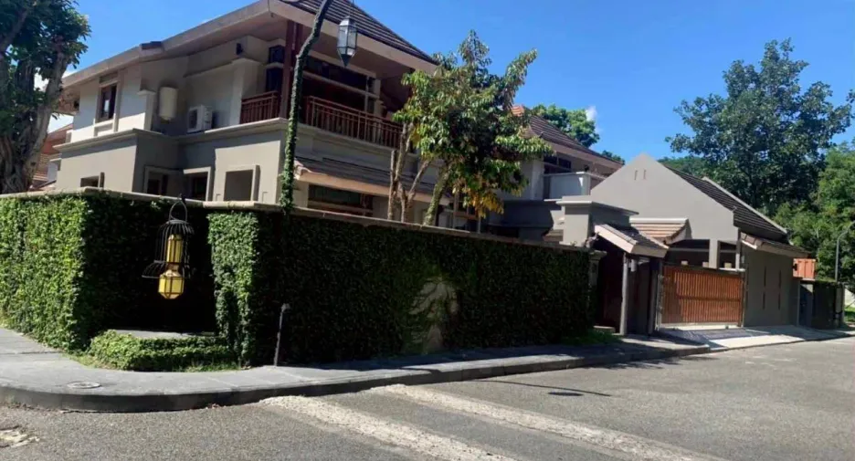 For sale 4 bedrooms house in Mueang Chiang Mai, Chiang Mai