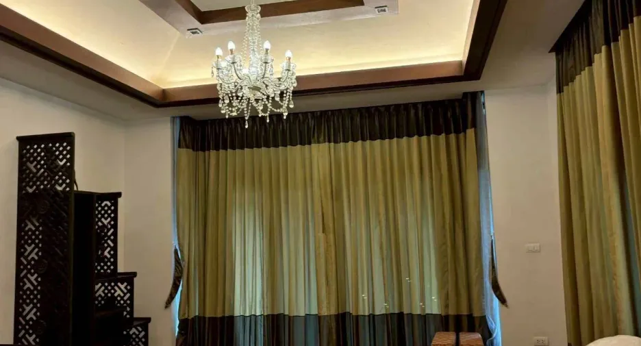 For sale 4 bedrooms house in Mueang Chiang Mai, Chiang Mai