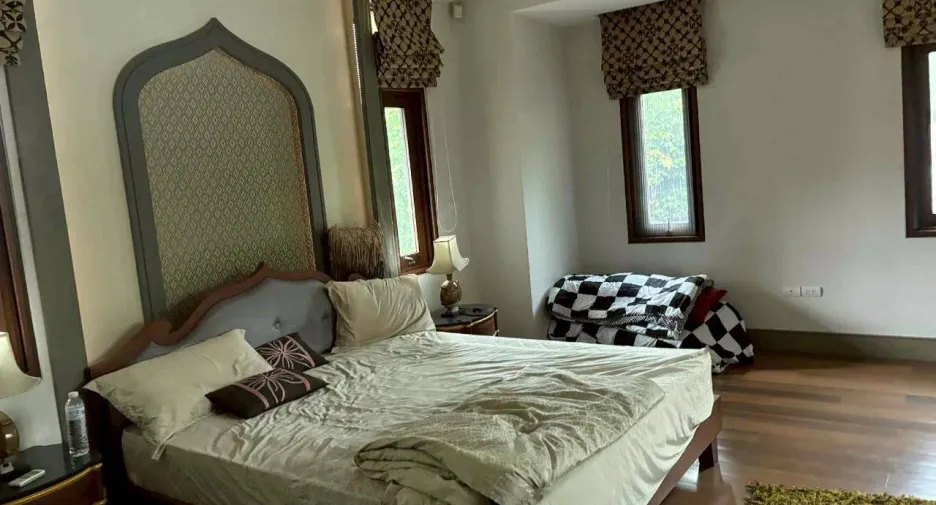 For sale 4 bedrooms house in Mueang Chiang Mai, Chiang Mai