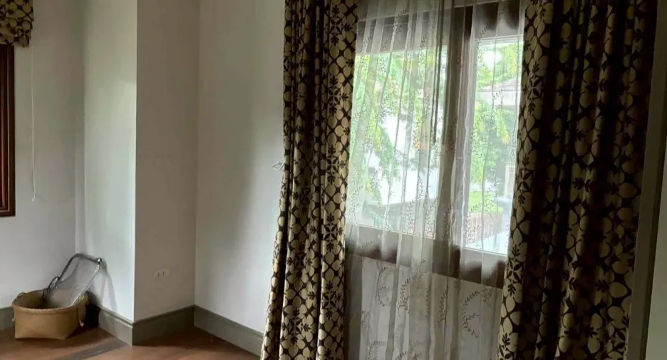For sale 4 bedrooms house in Mueang Chiang Mai, Chiang Mai
