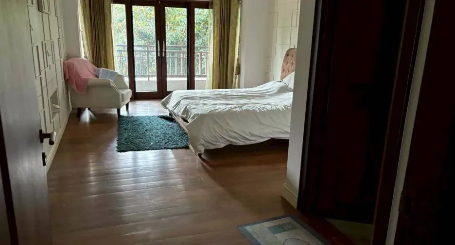 For sale 4 bedrooms house in Mueang Chiang Mai, Chiang Mai