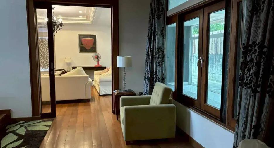 For sale 4 bedrooms house in Mueang Chiang Mai, Chiang Mai