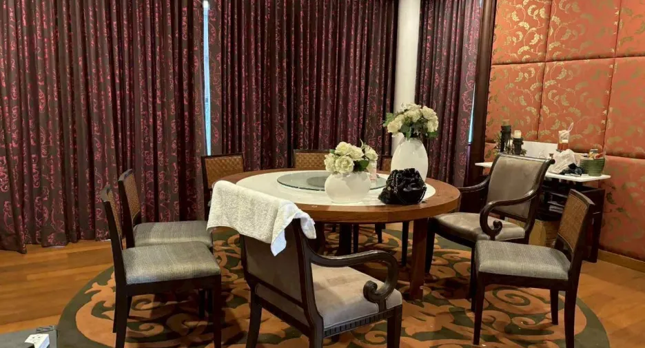 For sale 4 bedrooms house in Mueang Chiang Mai, Chiang Mai