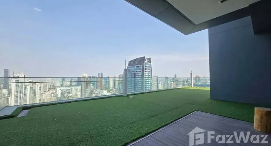 For rent 3 bedrooms condo in Khlong Toei, Bangkok