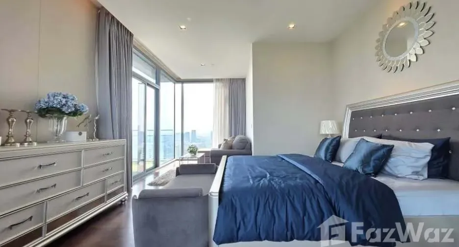 For rent 3 bedrooms condo in Khlong Toei, Bangkok