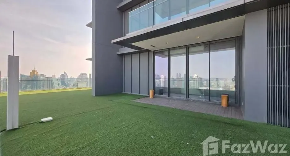 For rent 3 bedrooms condo in Khlong Toei, Bangkok