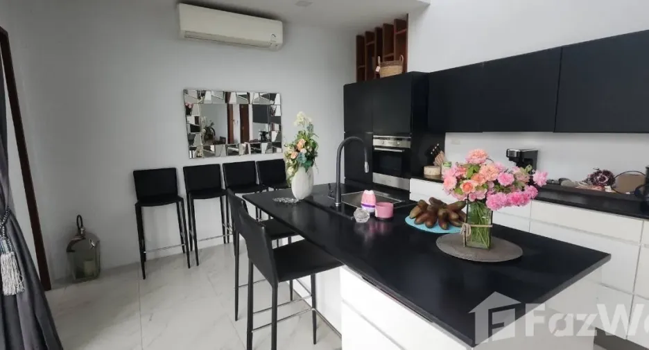 For sale 4 bedrooms house in Mueang Chiang Rai, Chiang Rai