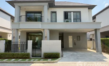 Casa en alquiler de 4 habitaciones en Thanyaburi, Pathum Thani
