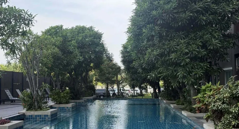For sale 1 bed condo in Mueang Samut Prakan, Samut Prakan