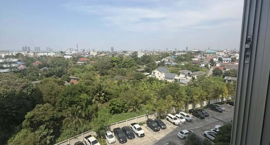 For sale 1 bed condo in Mueang Samut Prakan, Samut Prakan