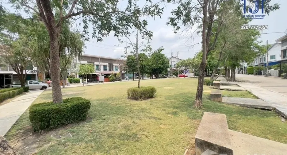 For sale 3 bedrooms townhouse in Mueang Chachoengsao, Chachoengsao