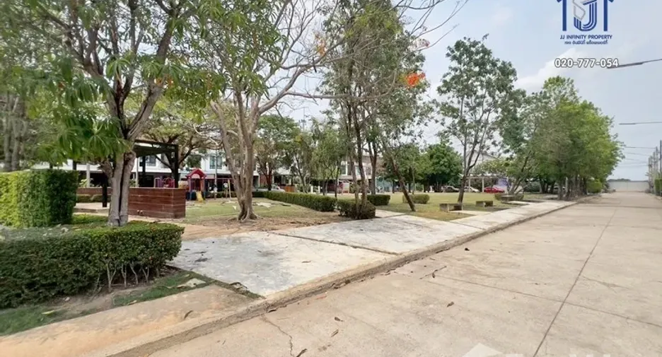 For sale 3 bedrooms townhouse in Mueang Chachoengsao, Chachoengsao