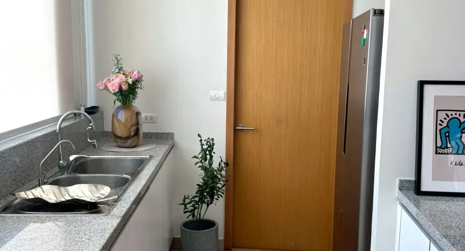 Condo en alquiler de 3 habitaciones en Khlong Toei, Bangkok