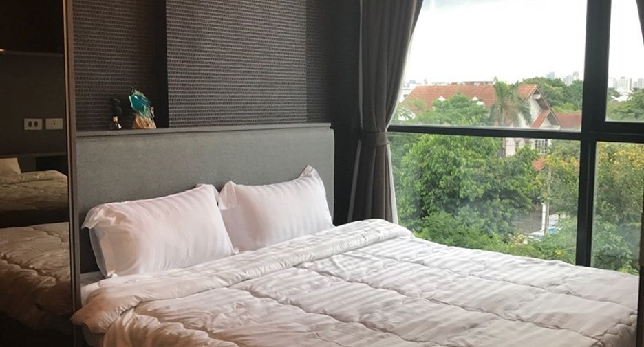 For rent 1 bed condo in Phra Khanong, Bangkok