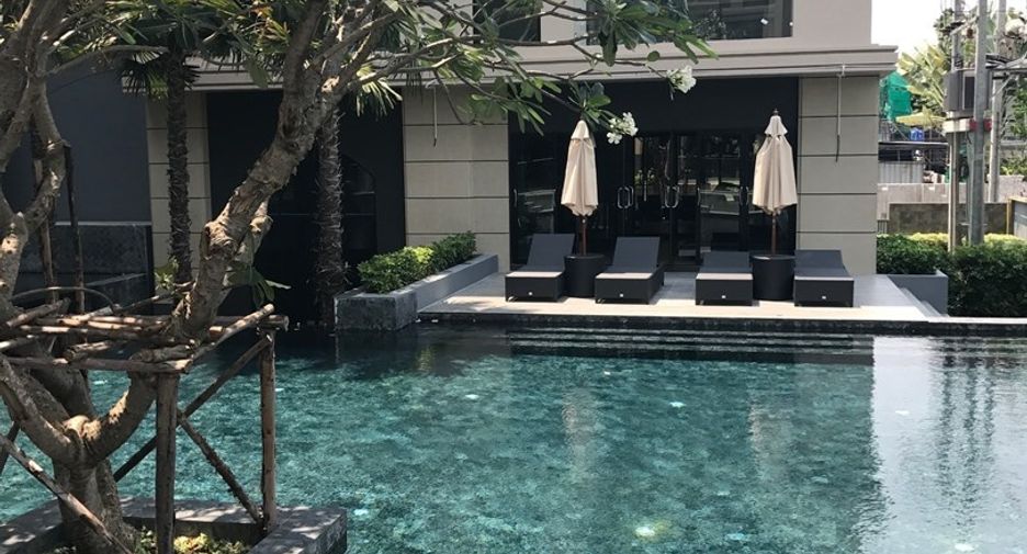 For rent 1 bed condo in Phra Khanong, Bangkok