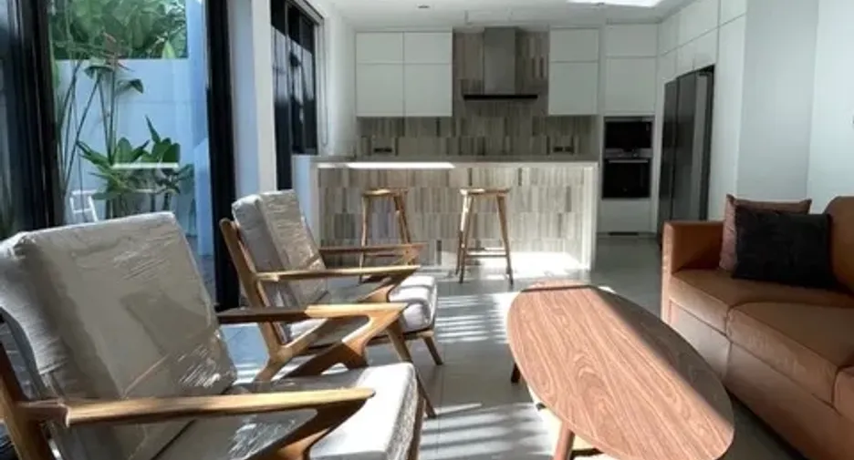 Casa en alquiler de 4 habitaciones en Watthana, Bangkok