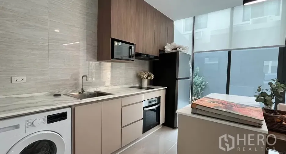 For rent and for sale 3 bedrooms townhouse in Bang Phli, Samut Prakan