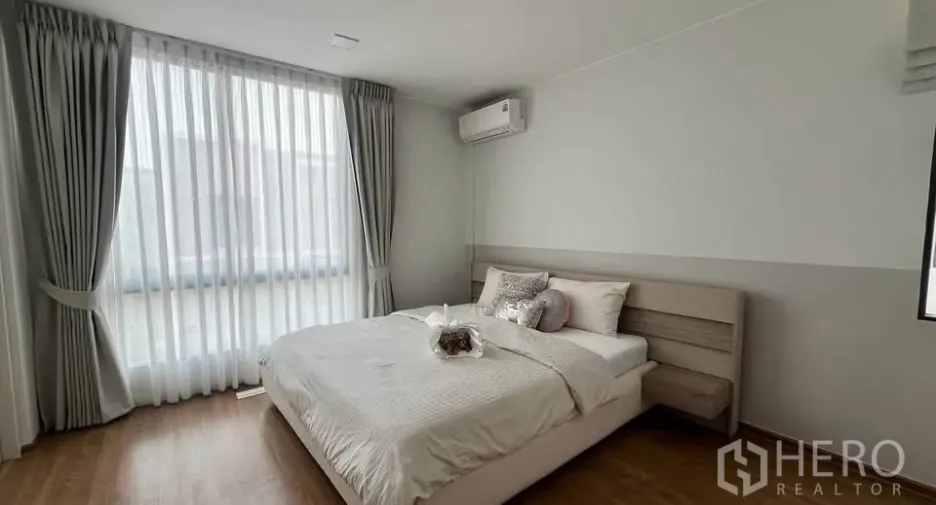 For rent and for sale 3 bedrooms townhouse in Bang Phli, Samut Prakan