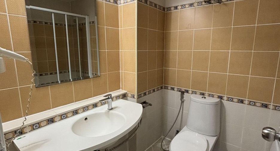 For rent 1 bed condo in Khlong Toei, Bangkok