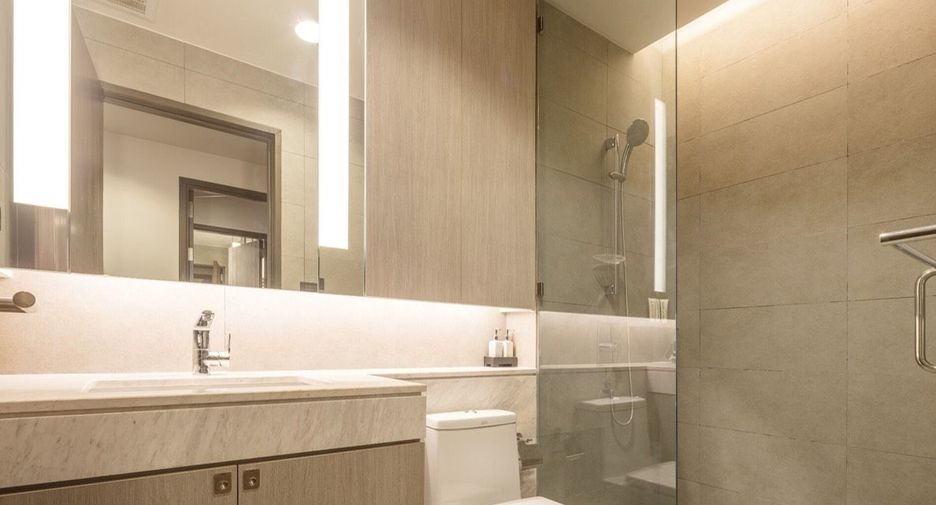 Apartamento en alquiler de 3 habitaciones en Khlong Toei, Bangkok