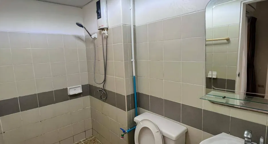 À vendre studio condo à Thon Buri, Bangkok