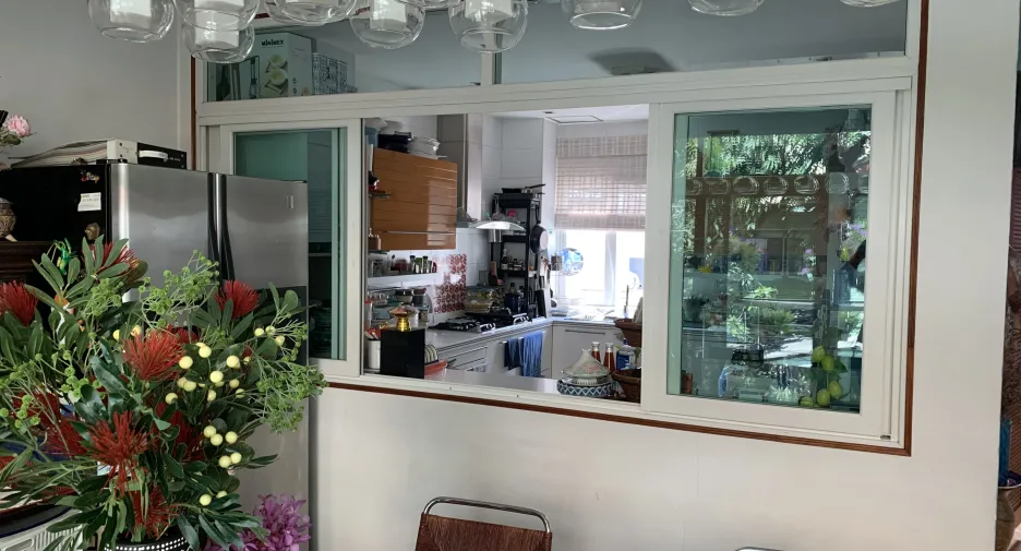 For sale 6 bedrooms house in Khlong Toei, Bangkok