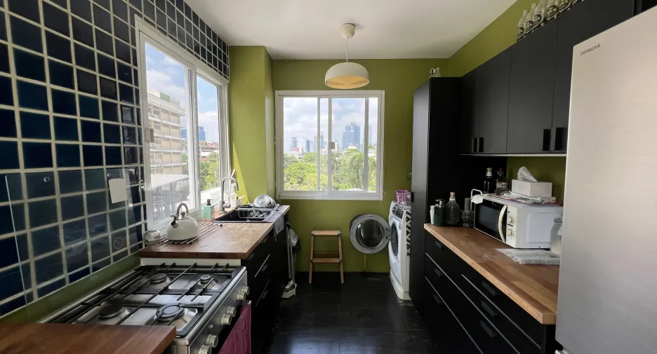 For sale 6 bedrooms house in Khlong Toei, Bangkok