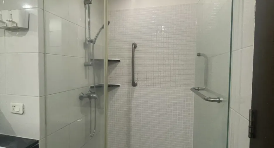 For sale 1 bed condo in Huai Khwang, Bangkok