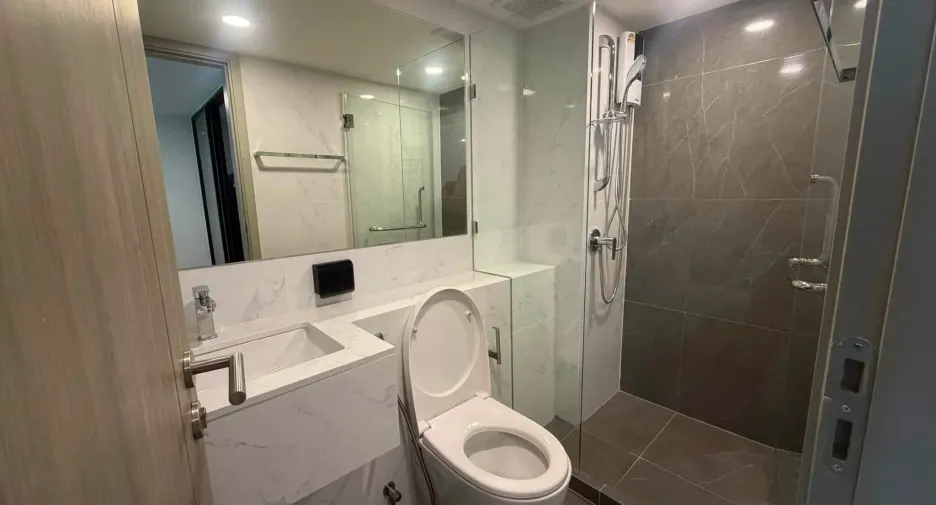 For rent 1 bed condo in Bang Phlat, Bangkok