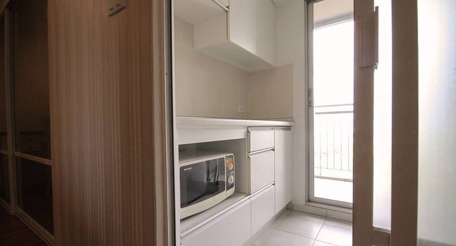 For rent 1 bed condo in Huai Khwang, Bangkok