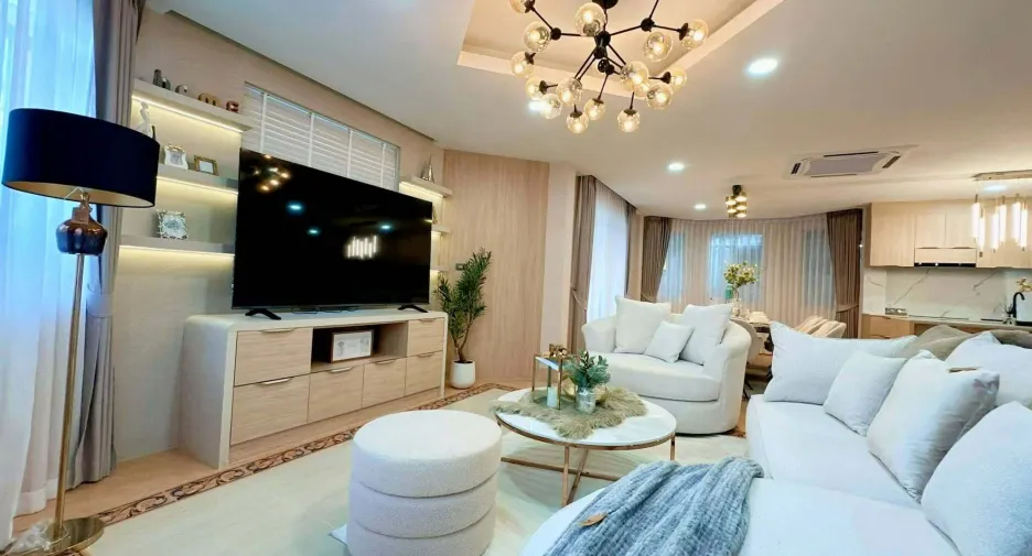 For sale 4 bedrooms villa in Bang Lamung, Chonburi